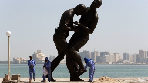Estátua de Zidane dando famosa cabeçada em Materazzi é comprada