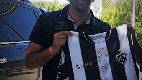 CAMISA DO GALO AUTOGRAFADA: Camisa Autografada do Galo!