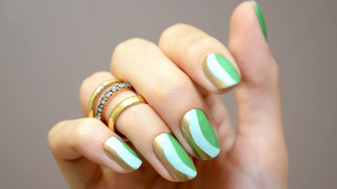 Unhas verde e amarelo