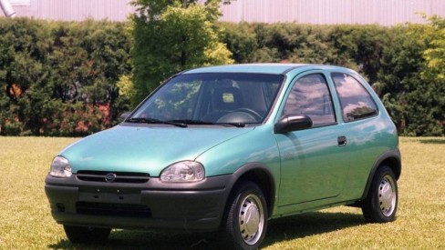 Carro popular: com a inflação, quanto custaria um Corsa dos anos