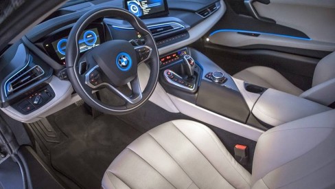 BMW i8 exclusivo vem com kit de bolsas da Louis Vuitton - Carros e motos -  Extra Online