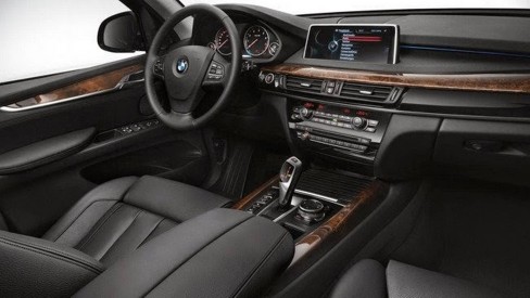 BMW i8 exclusivo vem com kit de bolsas da Louis Vuitton - Carros e motos -  Extra Online