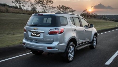 Chevrolet Trailblazer ganha novo motor V6 com injeção direta e 277cv -  Carros e motos - Extra Online