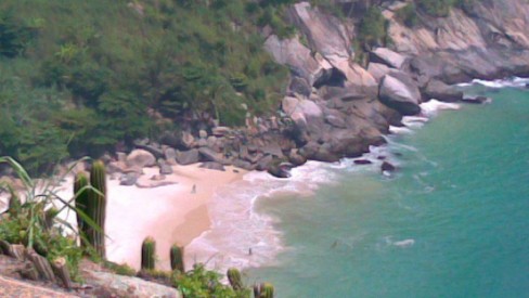 Praia do Secreto, no Rio de Janeiro, é um pequeno paraíso secreto