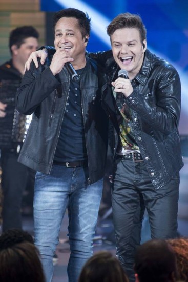 Leonardo é 'mentor' de Michel Teló no 'Sai do chão' - Telinha