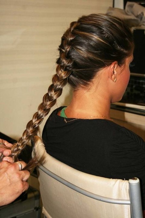 Coque lateral: aprenda o passo a passo desse penteado lindo!