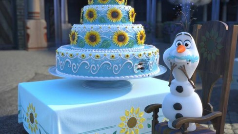 Bolo com Olaf e princesas (filme do Frozen™)