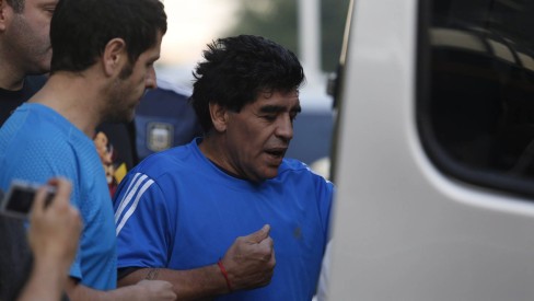 Diego Maradona fez cirurgia plástica ao rosto - Jogo da Vida