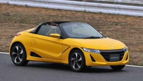 Honda S660 é um roadster minimalista com grande potencial de