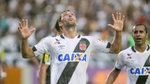Corinthians cai uma posição após jogos de domingo e agora torce