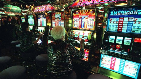 Comissão aprova projeto que legaliza bingo, cassino e jogo do