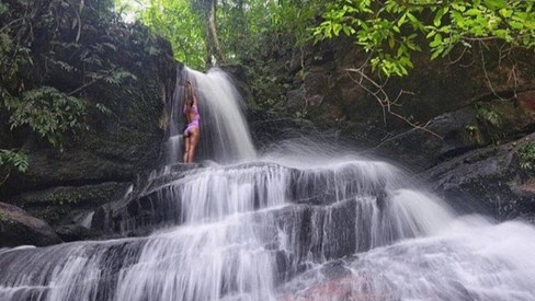 CACHOEIRA EM COTIA que quase ninguém conhece #cachoeira #cachoeiraesco