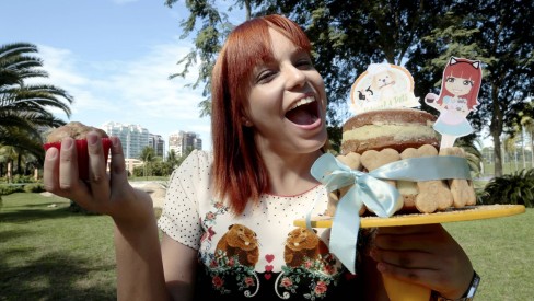 Bolo de aniversário de 50 anos para mulheres · Creative Fabrica, bolos de aniversário  feminino 50 anos