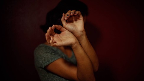 Mulheres e homens são vítimas de agressão em locais, horários e bairros diferentes do Rio - Por nossa conta - Extra Online