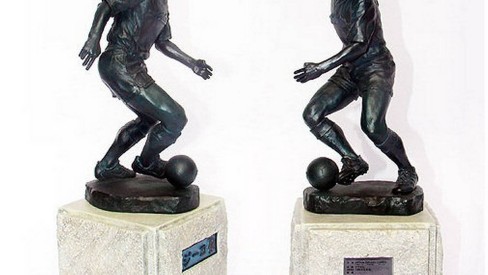 Zico lança réplica de estátua para ajudar vítimas do Japão