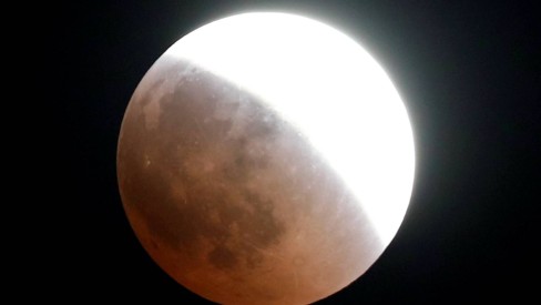 Sangue de Lua: reflexôes sobre espíritos e eclipses