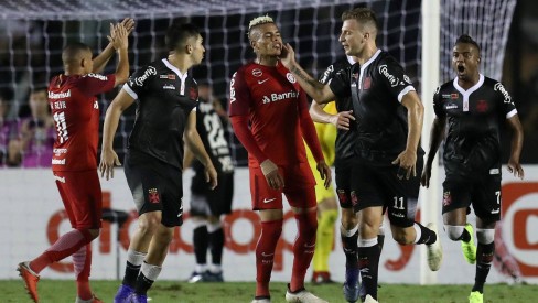 Vasco rouba a cena em jogo da Champions League