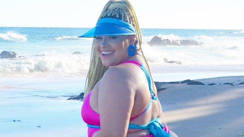 Ex-'The Voice' celebra liberdade do corpo após engordar 35 quilos