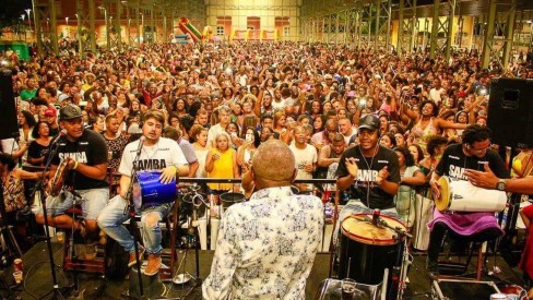 G1 - 'Gigantes do Samba' levam sucessos do pagode para Vitória