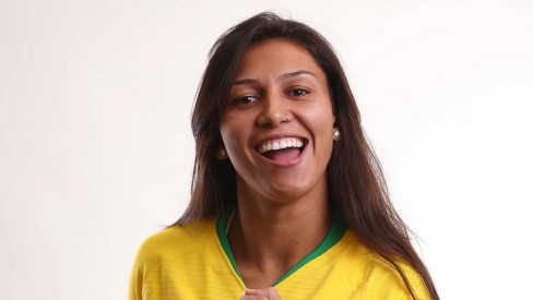 Jogadoras da Seleção Brasileira mandam mensagens para menina