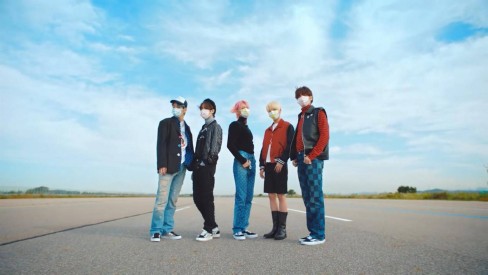 K-pop: TXT reflete sobre a pandemia na faixa 'We lost the summer