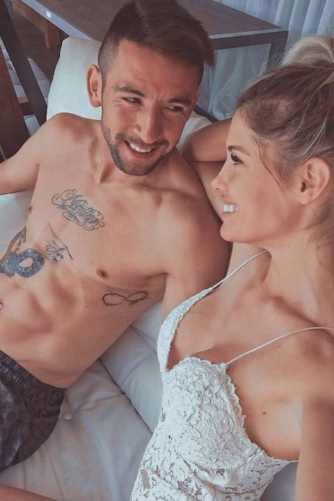 Com Covid, Mauricio Isla, do Flamengo, aparece isolado da mulher dentro de  casa - Retratos da Bola - Extra Online