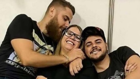 Vídeo: Mãe de Marília Mendonça canta com família de Cristiano