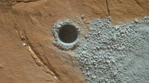 OUTHR - Cabeça em Marte 