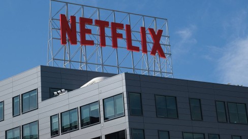 Netflix começa a cobrar taxa extra pelo compartilhamento de contas