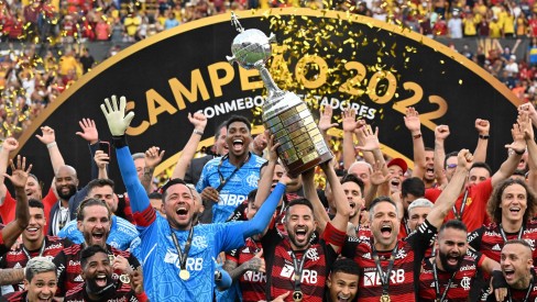 Com seis jogadores, Flamengo domina a seleção da Libertadores