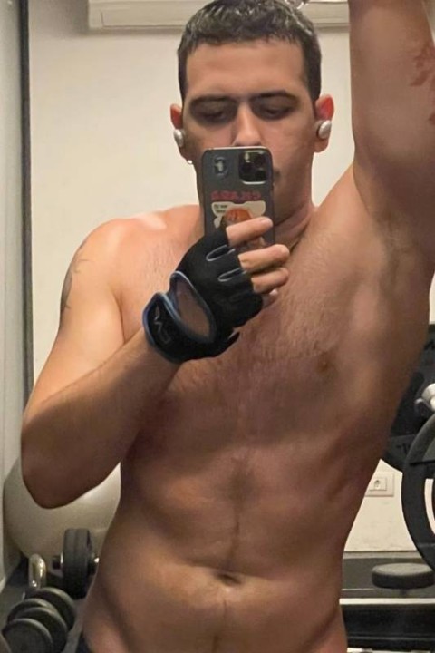 Chiroyli trans ayol erkakni soradi. Diskotekada jinsiy aloqa fotosini porno video