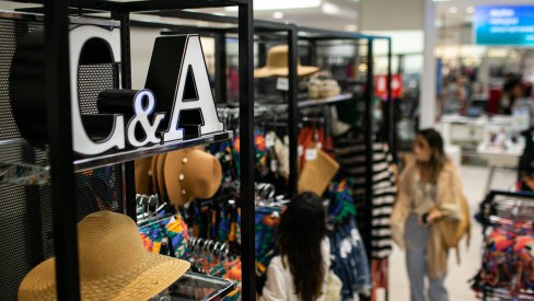 C&A abre mais de 4.500 vagas temporárias no Brasil. Veja como se