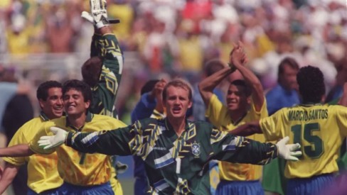 Seleção brasileira trouxe 15 toneladas de bagagem excedente dos EUA após  Copa de 1994 - Economia e Finanças - Extra Online