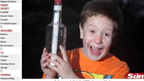 Homem encontra garrafa com bilhete emocionante escrito por garotinho de 11  anos e colocado ao caminhar na praia
