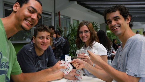 Sueca.Jogue online ou em casa com os amigos e descubra porque é um