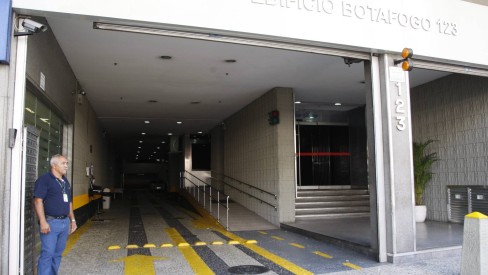 Botafogo - Rua Capitão Salomao - próximo ao metrô - Ed. Uniempresarial -  Térreo + 3 Pavimentos - elevadores - área total 420m²
