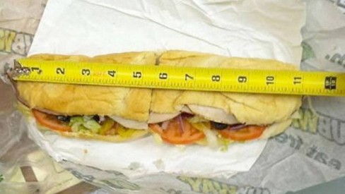 Nos EUA, um sanduíche do Subway veio com rato de brinde