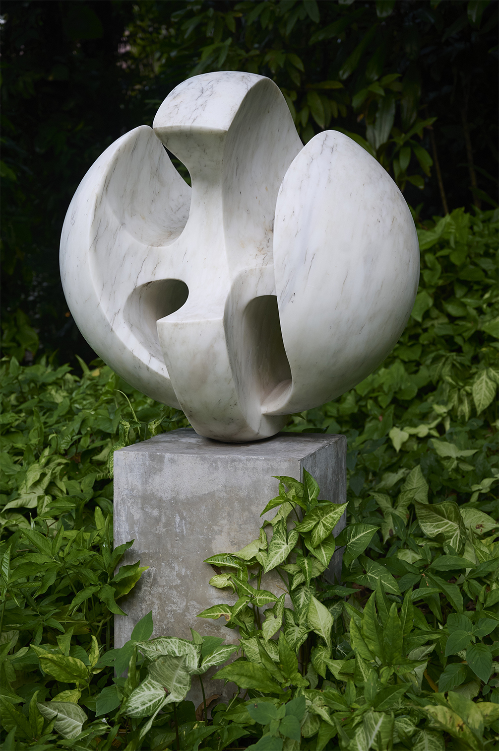 <strong>BRUNO GIORGI</strong><br />
Pássaro, 1969<br />
Mármore Carrara | Carrara Marble<br />
78 x 75 x 72 cm