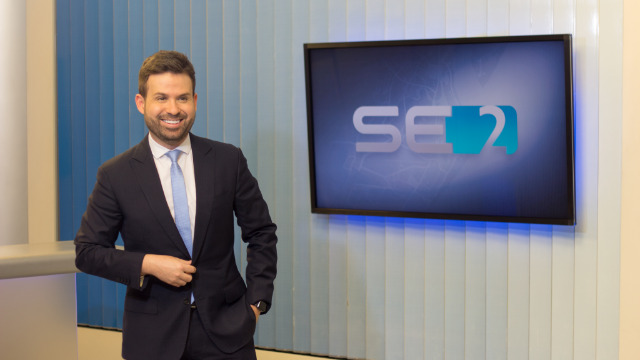De segunda a sábado, o SE2 repercute o que foi notícia durante dia. O telejornal, que começa a partir das 19h10, é comandado por Lyderwan Santos.