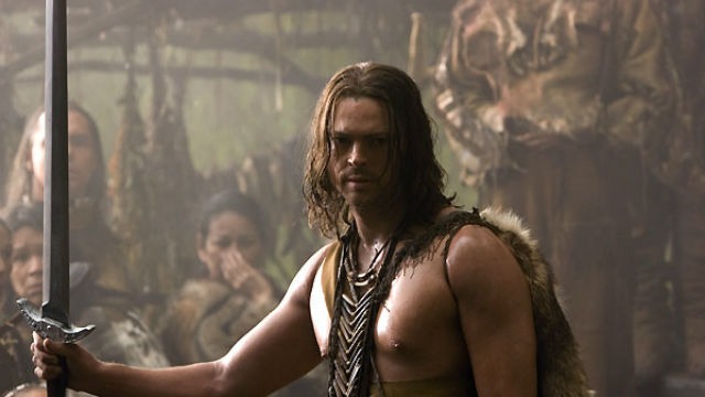 Durante uma batalha brutal entre os vikings e os Ãndios americanos, uma mulher indÃgena encontra um menino viking e resolve abrigá-lo na sua tribo. O garoto é criado pelos Ãndios ao lado das outras crianças da tribo. Quinze anos depois, ele terá que lutar contra o seu próprio povo para proteger os Ãndios e a mulher por quem é apaixonado.