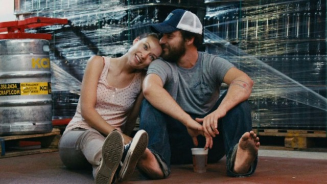 Kate e Luke são funcionários de uma fábrica de cerveja. Com gostos parecidos, os dois sempre flertaram um com o outro, mas nunca entraram em um relacionamento porque Luke está pensando em se casar com sua namorada, e Kate namora um produtor musical. Mas, quanto mais eles bebem, mais ficam abertos à possibilidade de saÃrem juntos.