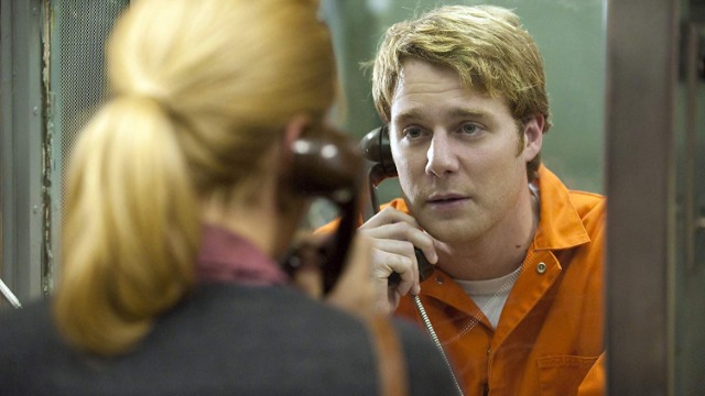 Philip Markoff é um brilhante estudante de medicina que acaba de ficar noivo da bela Megan McAllister. Mas Philip leva uma vida dupla, escondendo de todos as suas atividades num site erótico, em que procura suas vÃtimas para praticar a submissão. Ao matar uma massagista, o estudante enfrentará a investigação policial liderada pelos detetives Bennett e Frye. Baseado em fatos reais.