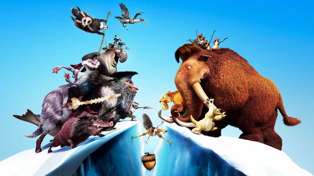 Sempre em busca de sua cobiçada noz, o esquilo Scrat provoca, sem querer, a separação dos continentes. A situação causa mudanças no terreno de vários locais, entre eles onde os amigos Manny, Diego e Siid estão alojados. Um terremoto faz com que o trio fique preso em um iceberg, enquanto Ellie e a pequena Amora permanecem no continente. Em alto mar, Manny promete que irá encontrá-las a qualquer custo, mas, para tanto, precisará enfrentar perigosos piratas e o canto das sereias.