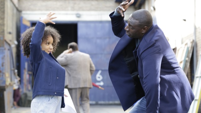 Samuel nunca foi de ter muitas responsabilidades. Levando uma vida tranquila ao lado das pessoas que ama no litoral sul da França, ele vê tudo mudar com a chegada inesperada de uma bebê de poucos meses chamada Glória, sua filha. Incapaz de cuidar da criança, ele corre para Londres a fim de encontrar a mãe biológica, mas, sem sucesso, decide criá-la sozinho. Oito anos depois, quando Samuel e glória se tornam inseparáveis, a mãe retorna para recuperar a menina.