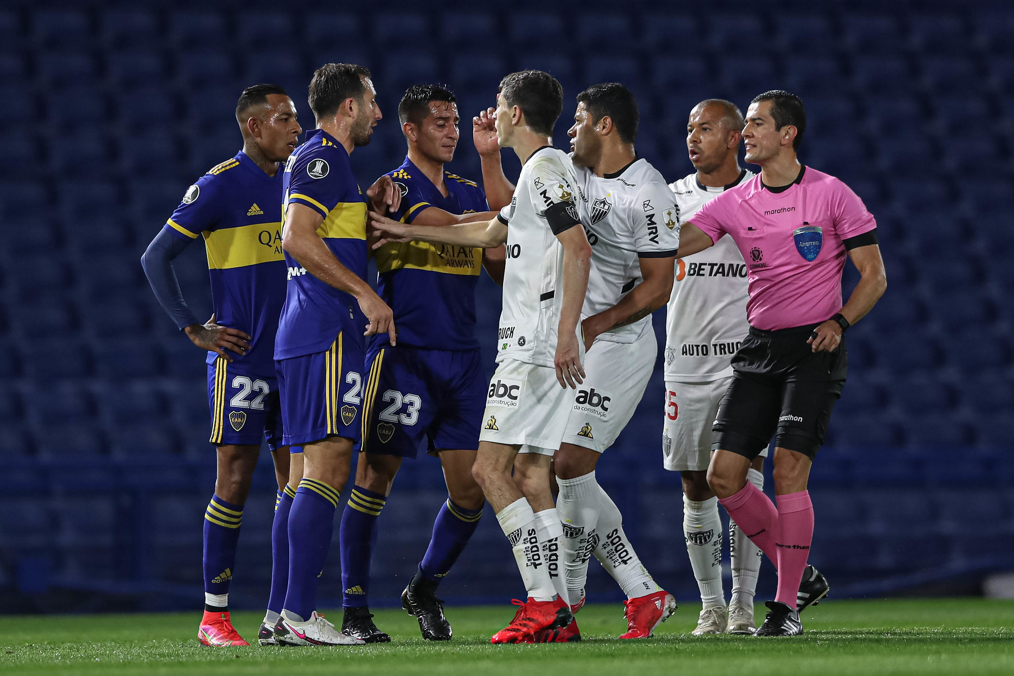 Nos pênaltis, Atlético-MG vence o Boca Juniors e avança às quartas da  Libertadores - Gazeta Esportiva