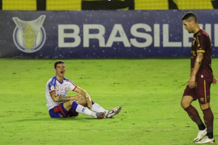 O Jogo da Velha dos jogadores!  Você venceria o nosso Jogo da Velha? 🤣  Tem que escolher um jogador que tenha passado pelos dois times e não  vale o Diego Souza!