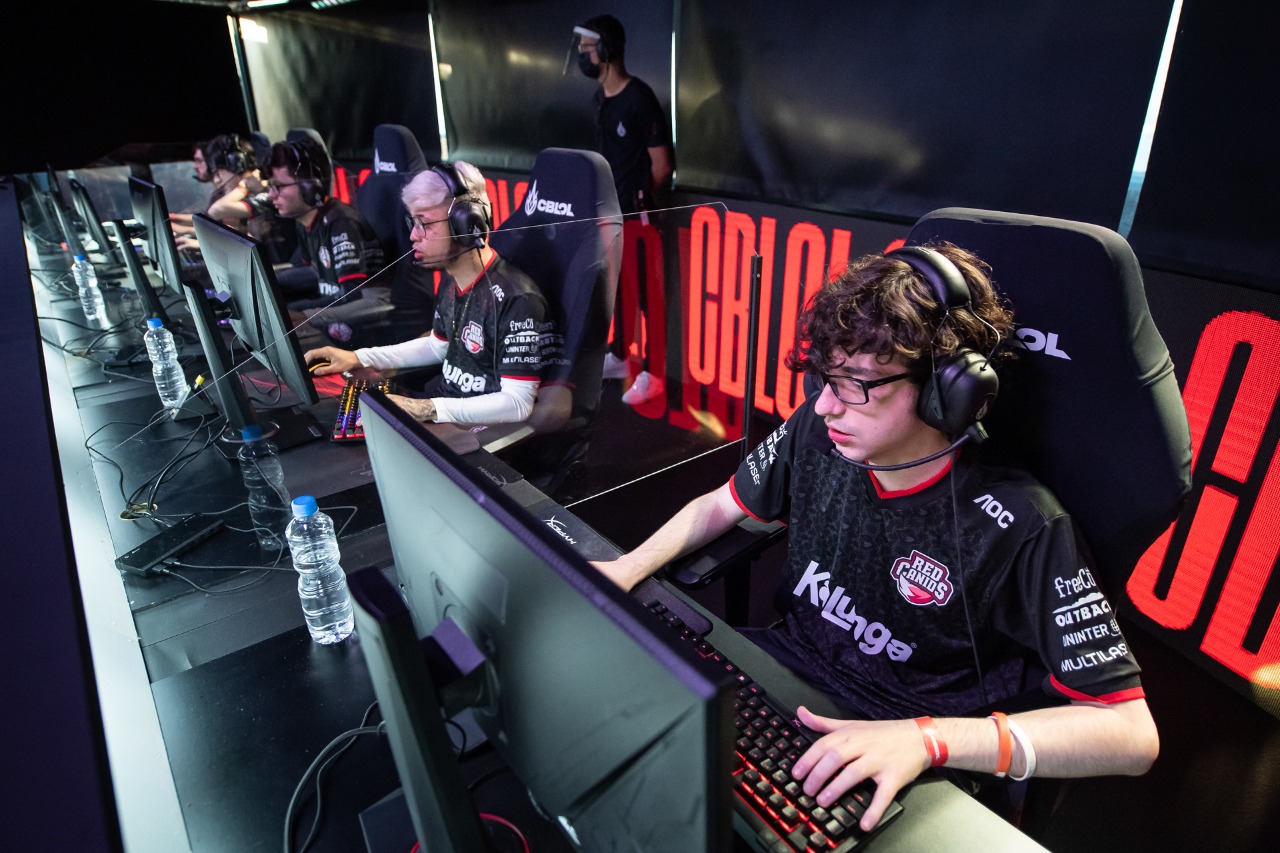 Prêmio CBLOL 2023: fãs apontam Aoshi como favorito