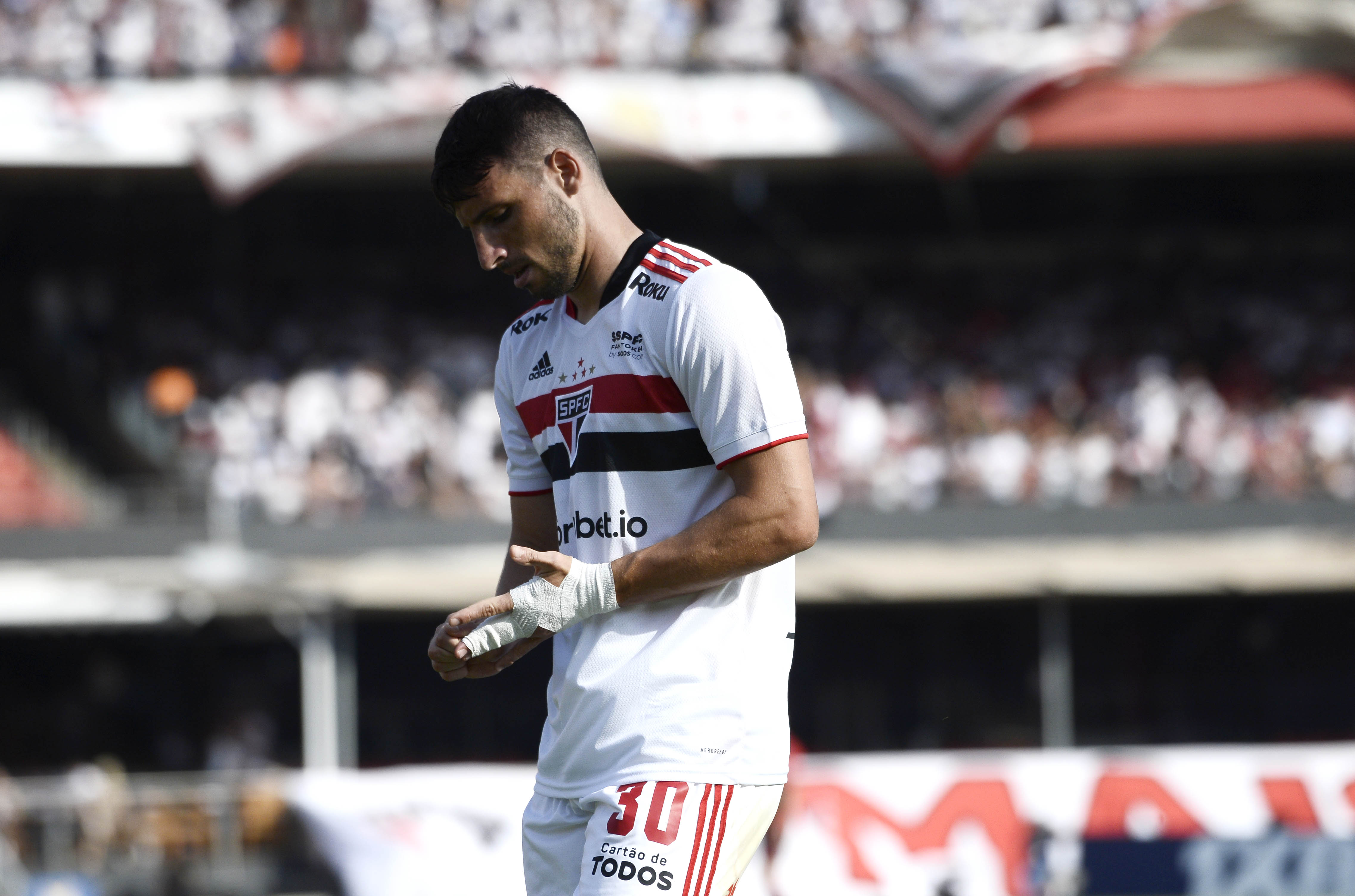 Calleri fires Sao Paulo to win over Santos