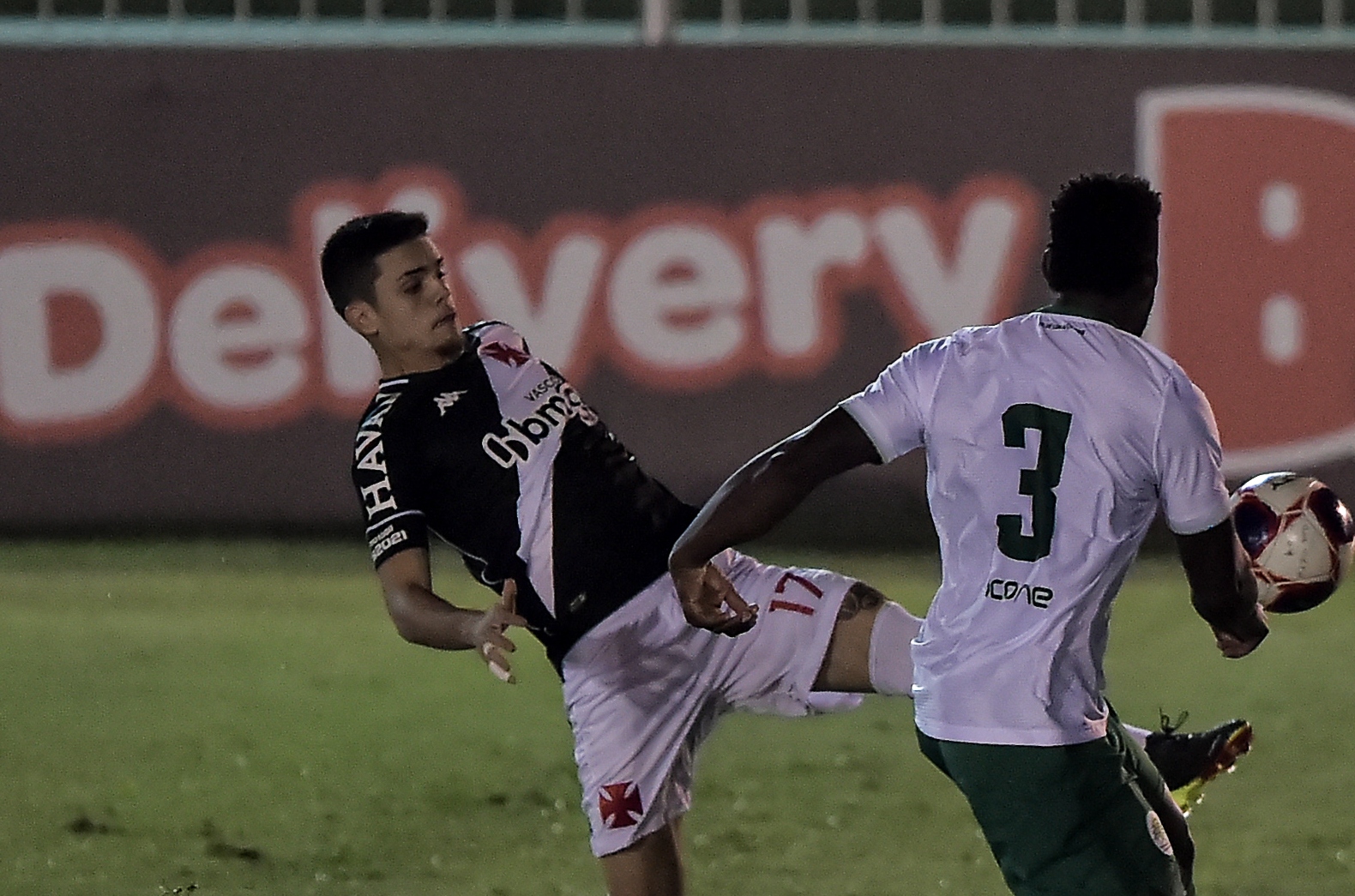 Campeão da Copa do Brasil 2011, Rômulo acerta retorno ao Vasco