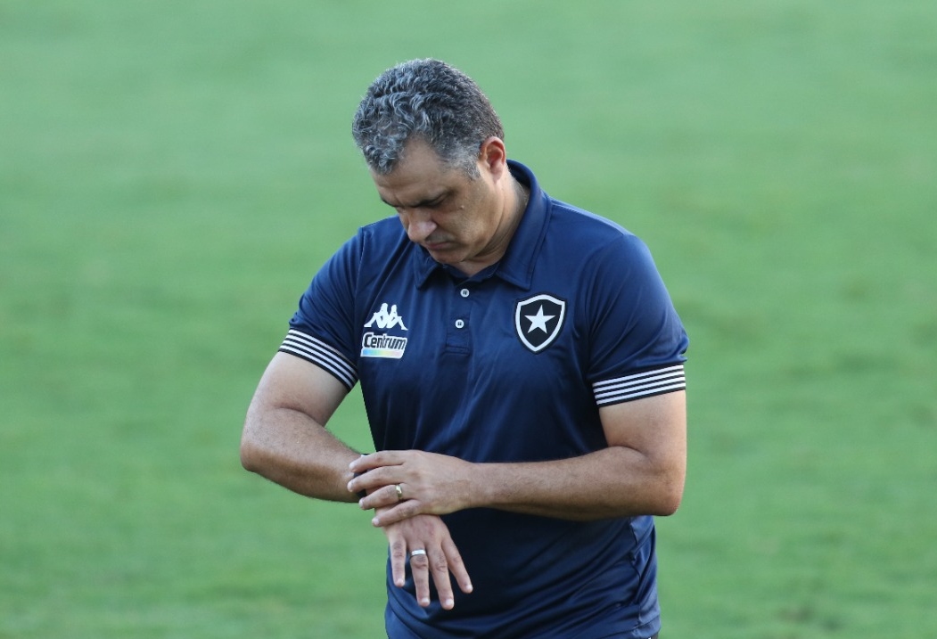 Acesso Total Botafogo: episódio 3 tem demissão de Chamusca, liderança de  Loureiro e ultimato de Freeland, botafogo